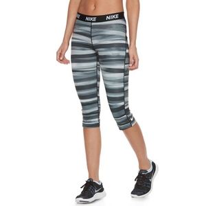 Nike Capri Crop Exercise Fitness Workout Leggings